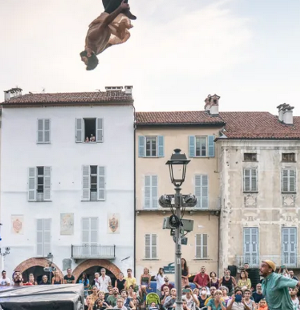 Chouf le ciel – Montréal complètement cirque
